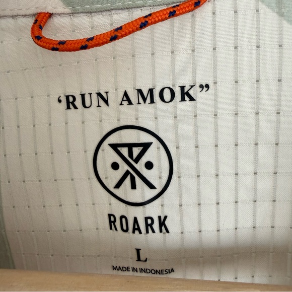 Roark Run Amok Bless Up Short Sleeve Trail Shirt Top in Olive - Picture 6 of 11